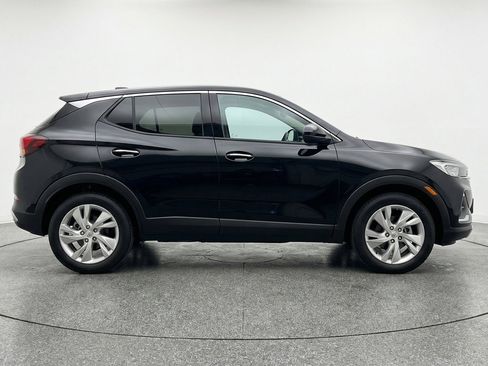 Used 2025 Buick Encore GX Preferred AWD/4WD image 11