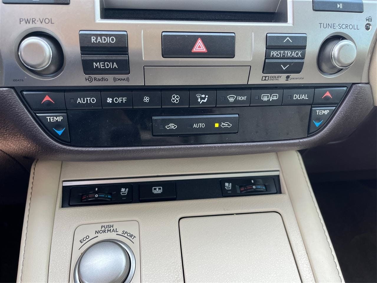 Used 2016 Lexus ES 350 w/ Luxury Package w/Wood Trim FWD image 19