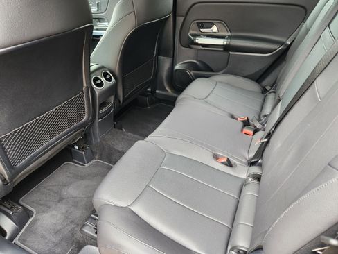 Used 2025 Mercedes-Benz GLB 250 image 22