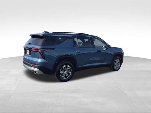 Certified 2025 Chevrolet Traverse LT image 9