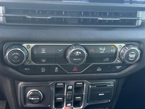 New 2026 Jeep Gladiator Sport image 23