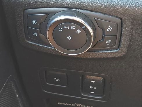 Used 2021 Ford F250 Lariat w/ Lariat Ultimate Package AWD/4WD image 27