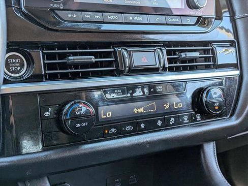 Used 2022 Nissan Pathfinder SV image 14