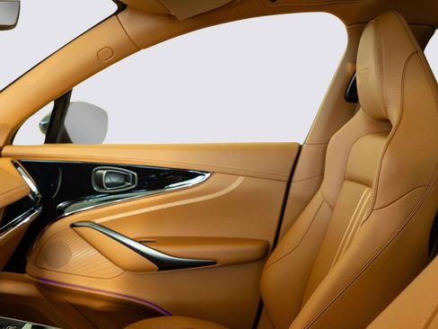 New 2026 Aston Martin DBX 707 image 9