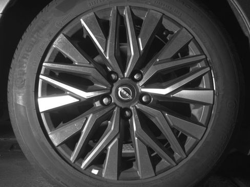 Used 2025 Nissan Altima 2.5 SV FWD image 15