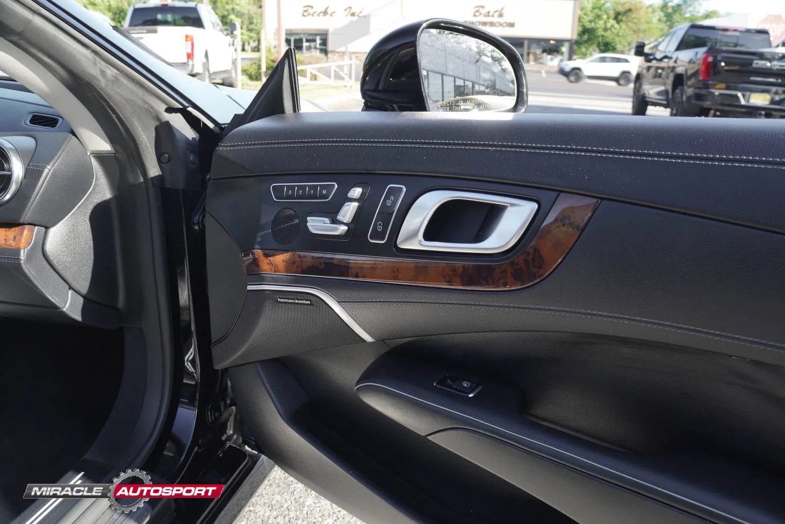 Used 2014 Mercedes-Benz SL 550 image 24