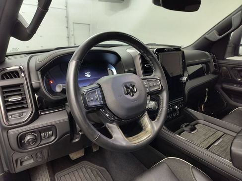 Used 2025 RAM 1500 Limited w/ Trailer Tow Group AWD/4WD image 4