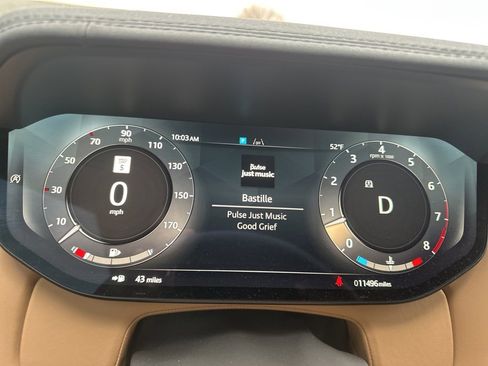 Used 2025 Land Rover Range Rover SE image 9