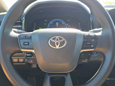 Used 2025 Toyota Camry LE FWD image 25
