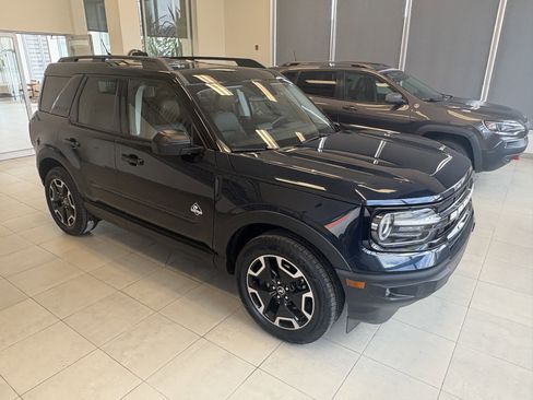 Used 2021 Ford Bronco Sport Outer Banks image 2