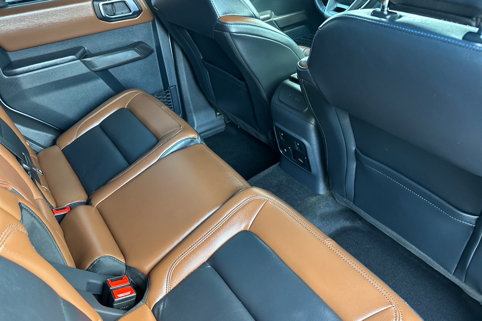 Used 2024 Ford Bronco Outer Banks w/ Sasquatch Package AWD/4WD image 18