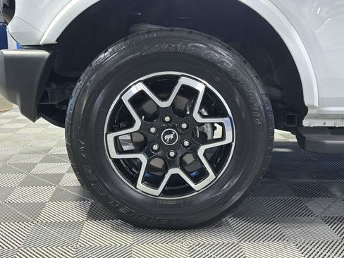 Used 2024 Ford Bronco Outer Banks AWD/4WD image 17