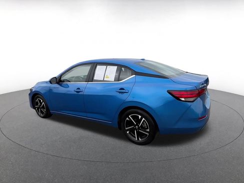 Used 2025 Nissan Sentra SV FWD image 8