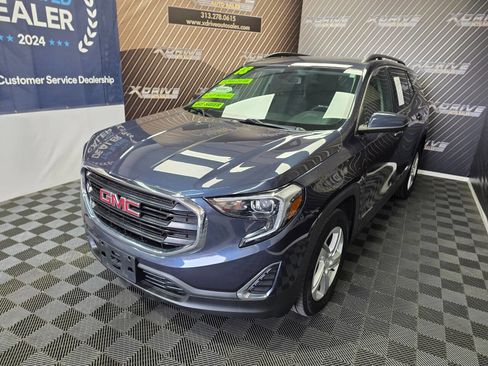 Used 2018 GMC Terrain SLE w/ Driver Convenience Package image 2