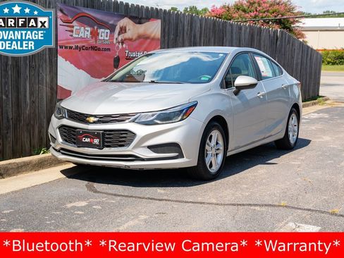 Used 2018 Chevrolet Cruze LT w/ Convenience Package image 1