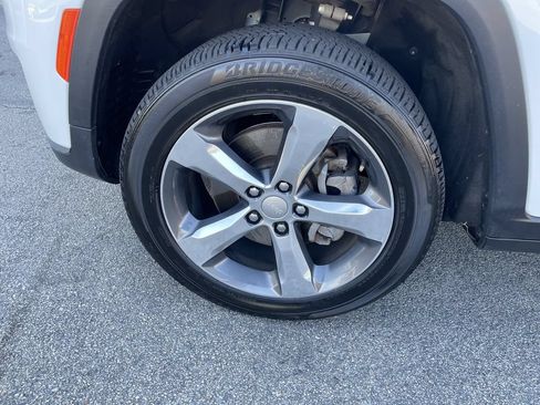 Certified 2021 Jeep Grand Cherokee L Limited AWD/4WD image 9