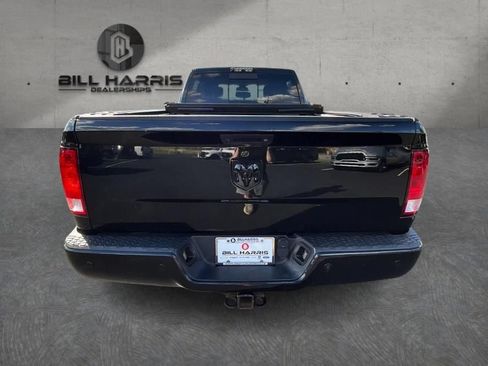 Used 2017 RAM 2500 SLT w/ Black Appearance Group AWD/4WD image 6