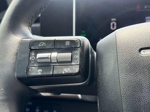 Used 2025 Hyundai Santa Fe SEL FWD image 23