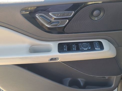 Used 2020 Lincoln Aviator Reserve w/ Equipment Group 201A image 12