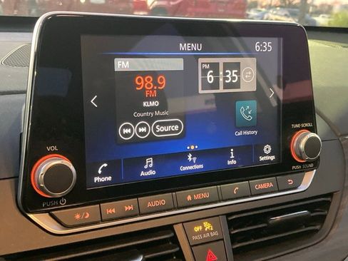 Used 2024 Nissan Altima 2.5 SV image 19