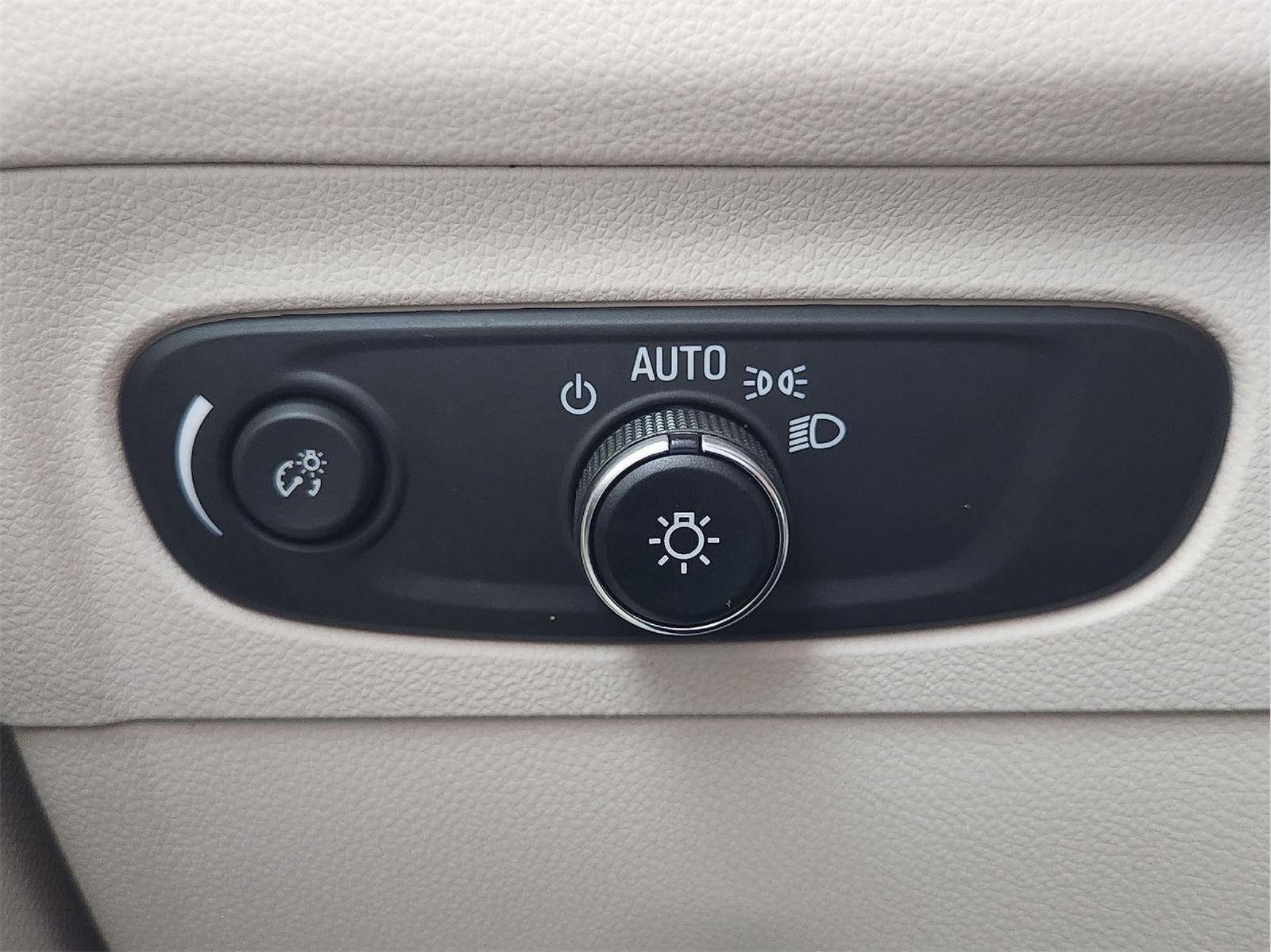 Used 2023 Buick Envision Avenir AWD/4WD image 22