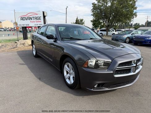 Used 2013 Dodge Charger SXT RWD image 1