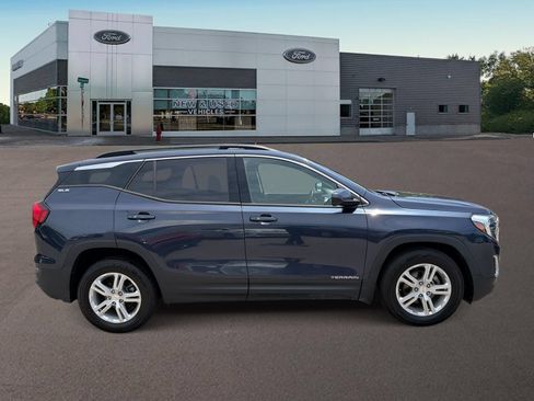 Used 2019 GMC Terrain SLE w/ Driver Convenience Package FWD image 12