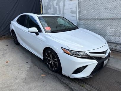 Used 2018 Toyota Camry SE w/ Moonroof Package