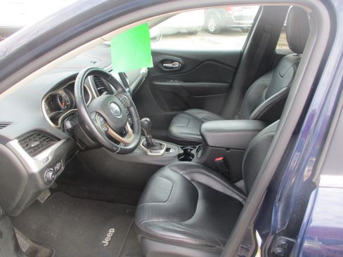 Used 2015 Jeep Cherokee Limited image 10