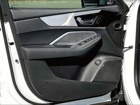 Used 2025 Acura MDX w/ Technology Package image 19