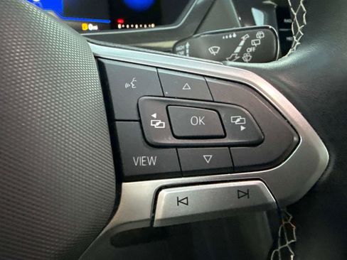 Used 2022 Volkswagen Tiguan SE image 21