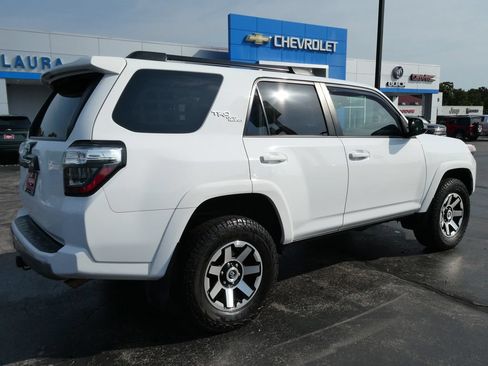 Used 2020 Toyota 4Runner TRD Off-Road Premium w/ Moonroof Package AWD/4WD image 5