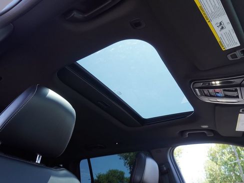 Used 2025 Jeep Grand Cherokee L Altitude RWD image 14