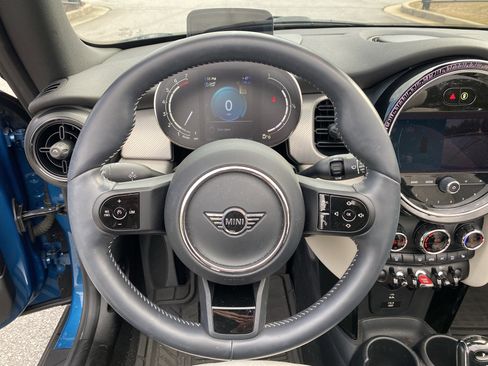 Used 2022 MINI Cooper Convertible image 9