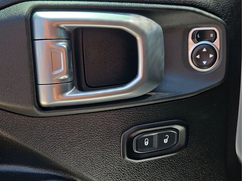 Used 2023 Jeep Wrangler Sport AWD/4WD image 14