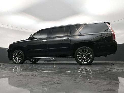 Used 2020 Cadillac Escalade ESV Luxury w/ Escalade Sport Edition RWD image 20