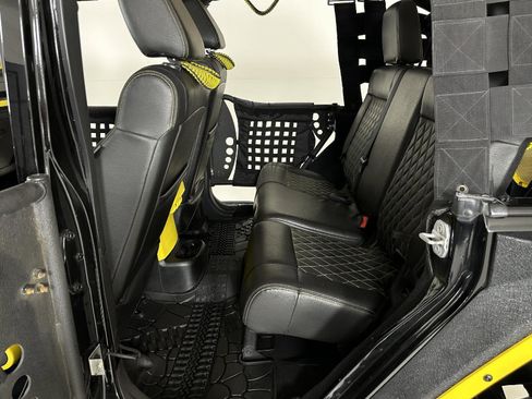 Used 2012 Jeep Wrangler Unlimited Sahara w/ Connectivity Group image 29