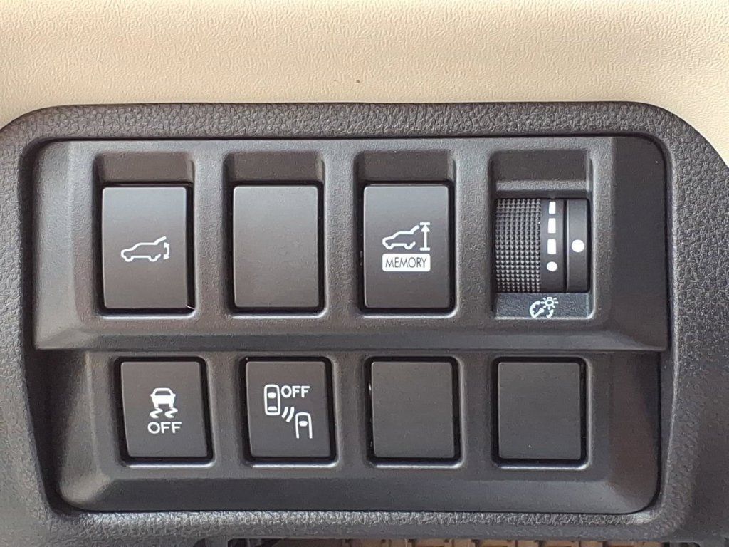 Used 2019 Subaru Ascent Limited AWD/4WD image 16