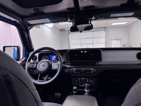 Used 2024 Jeep Gladiator Sport image 20