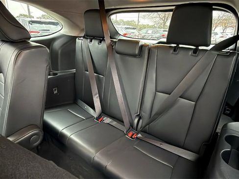 Used 2023 Toyota Highlander XLE image 24