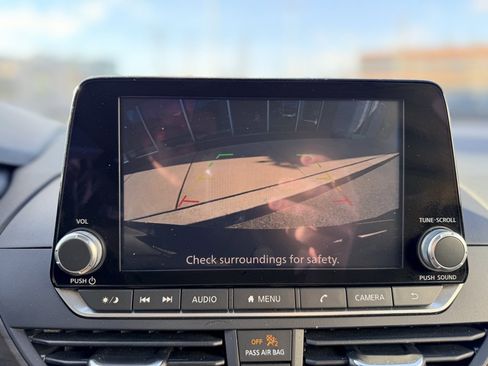 Used 2024 Nissan Altima 2.5 SV image 32