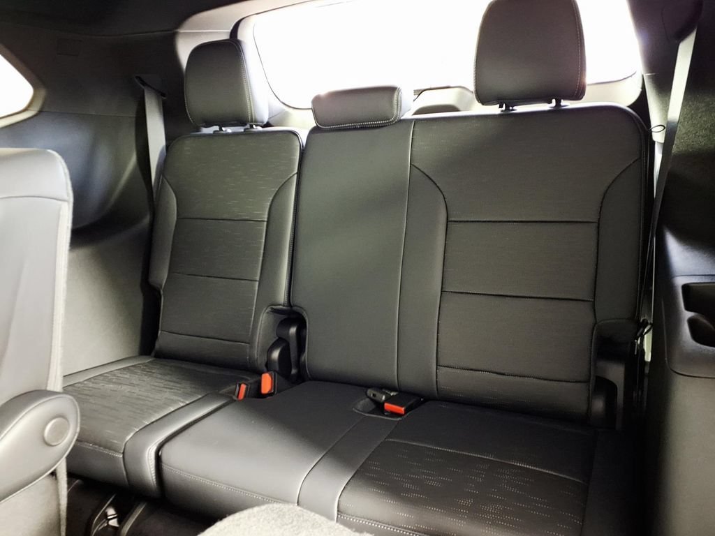 New 2026 Buick Enclave Sport Touring w/ Power Package FWD image 9