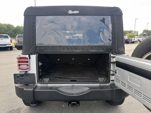 Used 2012 Jeep Wrangler Unlimited Sport AWD/4WD image 9