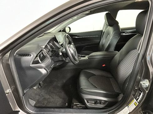 Used 2024 Toyota Camry SE FWD image 12