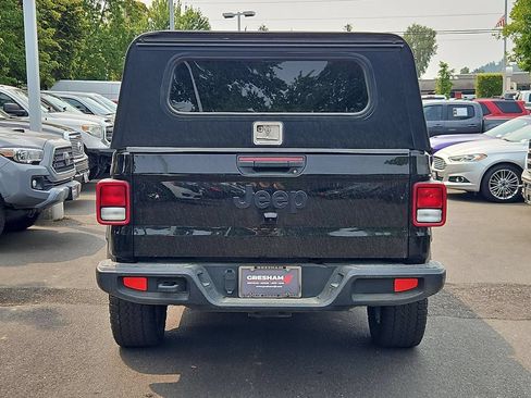 Certified 2024 Jeep Gladiator Sport AWD/4WD image 6