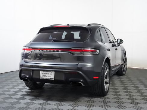 Used 2025 Porsche Macan image 10