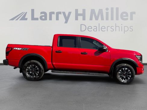 Used 2024 Nissan Titan PRO-4X w/ Pro-4x Convenience Package AWD/4WD image 6