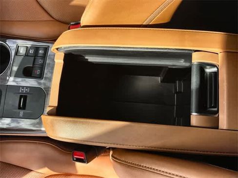 Used 2023 Toyota Highlander Platinum image 27