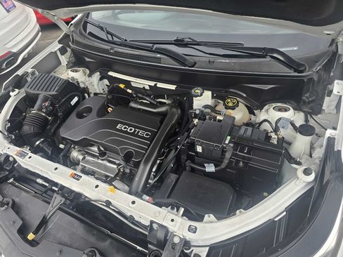 Used 2021 Chevrolet Equinox LS w/ LS Convenience Package AWD/4WD image 33