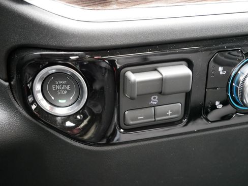 New 2026 GMC Sierra 1500 Elevation AWD/4WD image 25